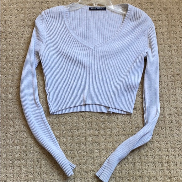 Brandy Melville Tops - BRANDY MELVILLE long sleeve crop top